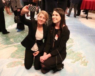 YoCo Member Delany posing for a selfie with Honourable Mélanie Joly, Canadian Minister of Heritage on Parliament Hill for the Canadian Museum Association's Canadian Museums Day. Source: Canadian Museums Association, Mafoya Dossoumon Source: Association des musées canadiens, Mafoya Dossoumon
